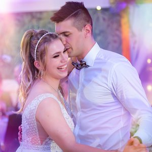 zdjęcie ślubne zabawa