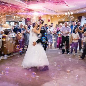 zdjęcie ślubne zabawa