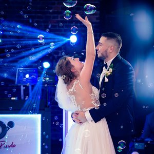 zdjęcie ślubne zabawa