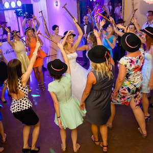 zdjęcie ślubne zabawa