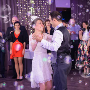 zdjęcie ślubne zabawa