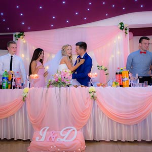 zdjęcie ślubne zabawa